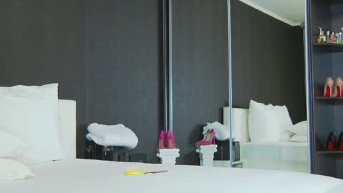 Snapshot of hefner_girl chatting on 12-31-24, 02:19 Helen online show from 12-31-24, 02:19