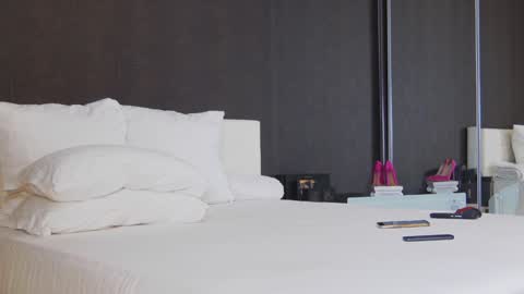 Snapshot of hefner_girl chatting on 01-04-25, 02:25 Helen online show from 01-04-25, 02:25