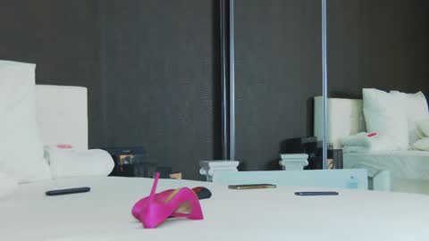 Snapshot of hefner_girl chatting on 02-17-25, 05:25 Helen online show from 02-17-25, 05:25