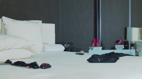 Snapshot of hefner_girl chatting on 02-26-25, 05:42 Helen online show from 02-26-25, 05:42