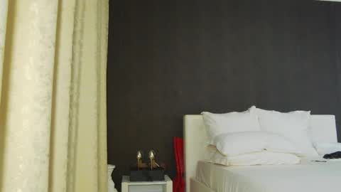 Snapshot of hefner_girl chatting on 03-04-25, 05:11 Helen online show from 03-04-25, 05:11