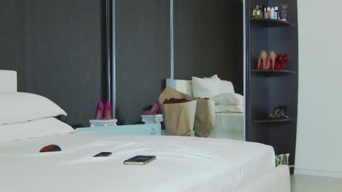 Snapshot of hefner_girl chatting on 03-12-25, 05:13 Helen online show from 03-12-25, 05:13