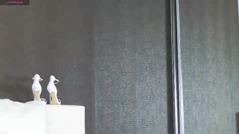 Snapshot of hefner_girl chatting on 10-02-25, 12:45 Helen online show from 10-02-25, 12:45