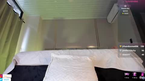 Snapshot of heicel_ chatting on 11-15-25, 08:49 Heicel online show from 11-15-25, 08:49