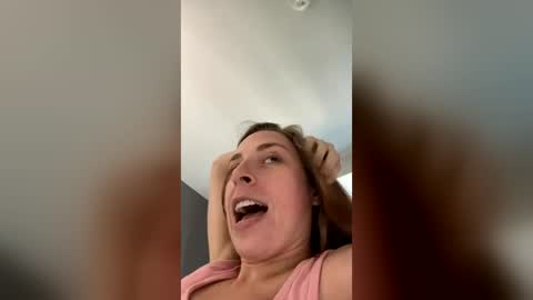 heidi_is_here_72 online show from 06-19-26, 10:02