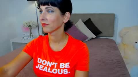 Snapshot of heidieraven chatting on 07-22-26, 12:30 heidieraven online show from 07-22-26, 12:30