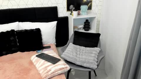 Heidi online show from 02-18-25, 04:48