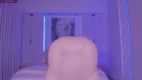 Heidy online show from 10-18-25, 03:42