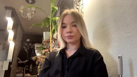 Lana online show from 12-01-25, 09:14