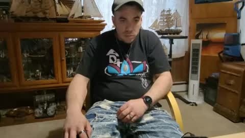 xxScubaStevexx online show from 04-13-26, 11:32