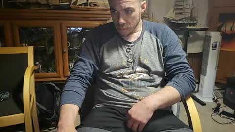 xxScubaStevexx online show from 04-19-26, 06:56