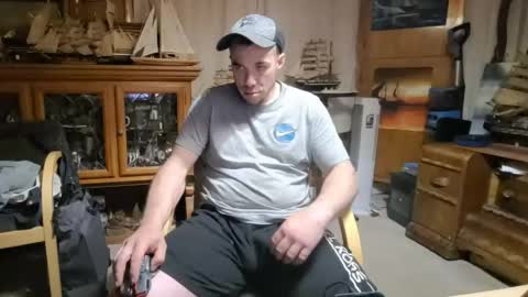 xxScubaStevexx online show from 04-20-26, 06:05