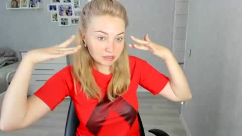 Snapshot of helen_angel_girl chatting on 08-01-26, 08:24 Helen sven online show from 08-01-26, 08:24