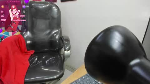 Snapshot of helen_russoo chatting on 10-25-25, 07:08 Helen online show from 10-25-25, 07:08