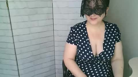 Helen online show from 04-12-26, 04:17