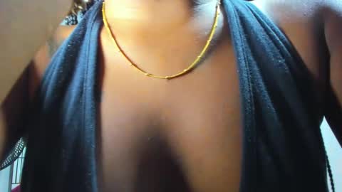 Snapshot of helena_copper chatting on 12-16-24, 04:13 HELENA COPPER online show from 12-16-24, 04:13