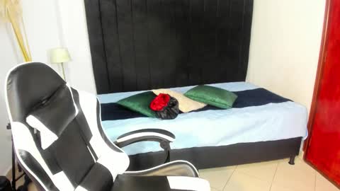 HELENA COPPER online show from 12-04-25, 07:33