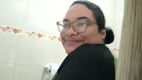 Snapshot of helena_grant chatting on 03-24-26, 03:44 Helena online show from 03-24-26, 03:44