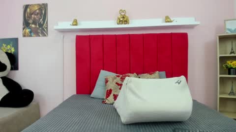 helena_hillss online show from 07-04-26, 12:55
