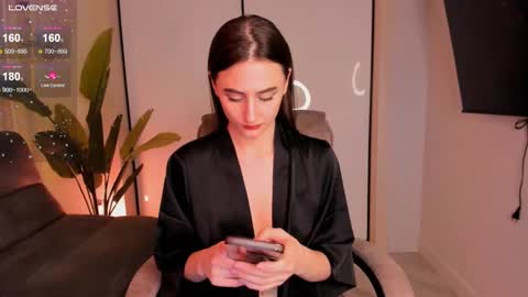 Snapshot of helena_lorente chatting on 01-22-25, 06:41 Helen online show from 01-22-25, 06:41
