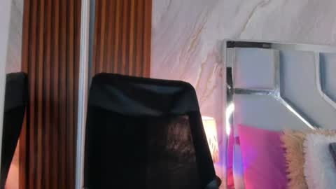 Snapshot of helena_santos01 chatting on 07-04-26, 11:05 Helena Santos online show from 07-04-26, 11:05