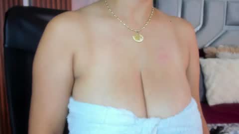 Snapshot of helena_santos01 chatting on 07-15-26, 10:53 Helena Santos online show from 07-15-26, 10:53