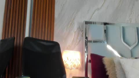 Snapshot of helena_santos01 chatting on 07-17-26, 10:44 Helena Santos online show from 07-17-26, 10:44