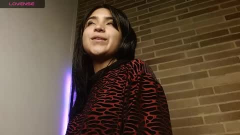 Snapshot of helenacyruss666 chatting on 05-06-26, 02:29 Only 18 cyrus online show from 05-06-26, 02:29