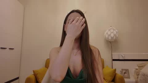 Snapshot of helenbenit chatting on 02-03-26, 11:43 Helen online show from 02-03-26, 11:43