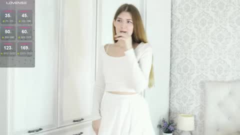 Sarah  here Help to make 100 thumbs up  online show from 03-10-25, 08:12