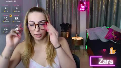 Snapshot of heleneengel chatting on 11-29-25, 10:18 heleneengel online show from 11-29-25, 10:18