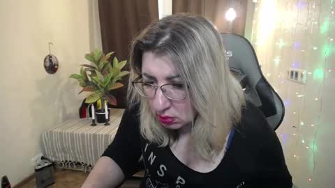 Snapshot of helenenigma chatting on 01-29-25, 05:30 helenenigma online show from 01-29-25, 05:30