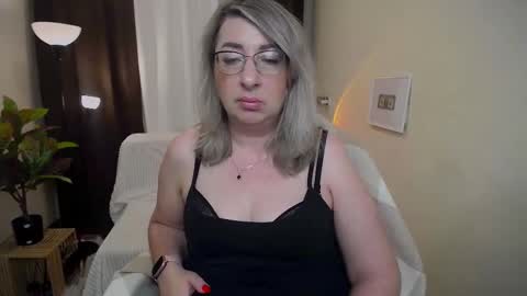 Snapshot of helenenigma chatting on 09-10-25, 06:41 helenenigma online show from 09-10-25, 06:41