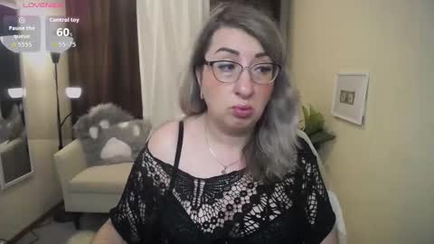 Snapshot of helenenigma chatting on 11-17-25, 07:19 helenenigma online show from 11-17-25, 07:19