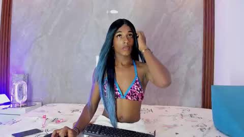 Snapshot of helenjhons chatting on 01-08-26, 06:43 helenjhons online show from 01-08-26, 06:43