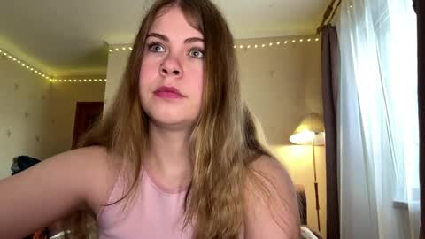 Chloe online show from 05-20-26, 08:42