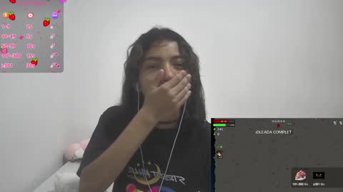 Snapshot of helia_n_amy chatting on 01-13-25, 05:33 Helia Transfem and Amy online show from 01-13-25, 05:33