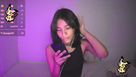 Snapshot of helia_n_amy chatting on 01-21-25, 05:16 Helia Transfem and Amy online show from 01-21-25, 05:16