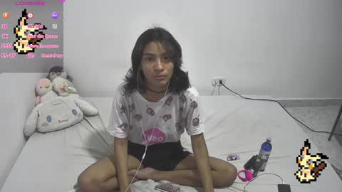 Snapshot of helia_n_amy chatting on 01-22-25, 05:16 Helia Transfem and Amy online show from 01-22-25, 05:16