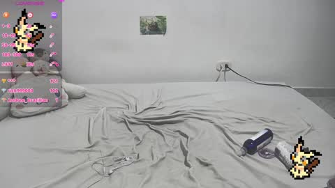 Snapshot of helia_n_amy chatting on 01-22-25, 08:18 Helia Transfem and Amy online show from 01-22-25, 08:18