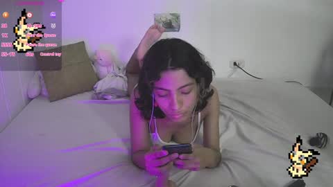 Snapshot of helia_n_amy chatting on 01-27-25, 08:49 Helia Transfem and Amy online show from 01-27-25, 08:49