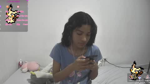 Snapshot of helia_n_amy chatting on 01-31-25, 01:22 Helia Transfem and Amy online show from 01-31-25, 01:22