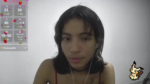 Snapshot of helia_n_amy chatting on 02-13-25, 11:06 Helia Transfem and Amy online show from 02-13-25, 11:06