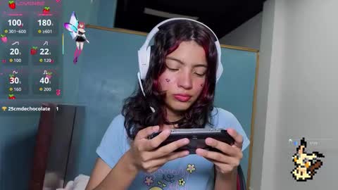 Snapshot of helia_n_amy chatting on 09-11-25, 02:50 Helia Transfem and Amy online show from 09-11-25, 02:50