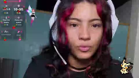 Snapshot of helia_n_amy chatting on 09-23-25, 01:03 Helia Transfem and Amy online show from 09-23-25, 01:03