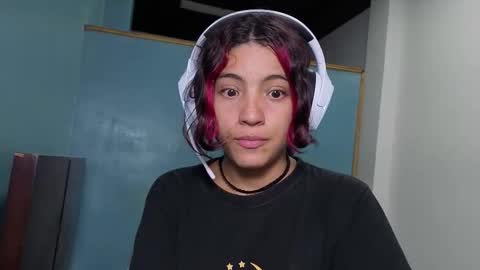 Snapshot of helia_n_amy chatting on 09-24-25, 05:22 Helia Transfem and Amy online show from 09-24-25, 05:22