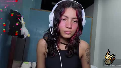 Snapshot of helia_n_amy chatting on 10-02-25, 04:14 Helia Transfem and Amy online show from 10-02-25, 04:14