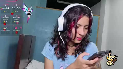 Snapshot of helia_n_amy chatting on 10-06-25, 05:05 Helia Transfem and Amy online show from 10-06-25, 05:05