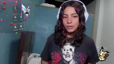 Snapshot of helia_n_amy chatting on 10-11-25, 04:05 Helia Transfem and Amy online show from 10-11-25, 04:05