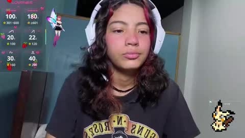 Snapshot of helia_n_amy chatting on 10-12-25, 08:08 Helia Transfem and Amy online show from 10-12-25, 08:08